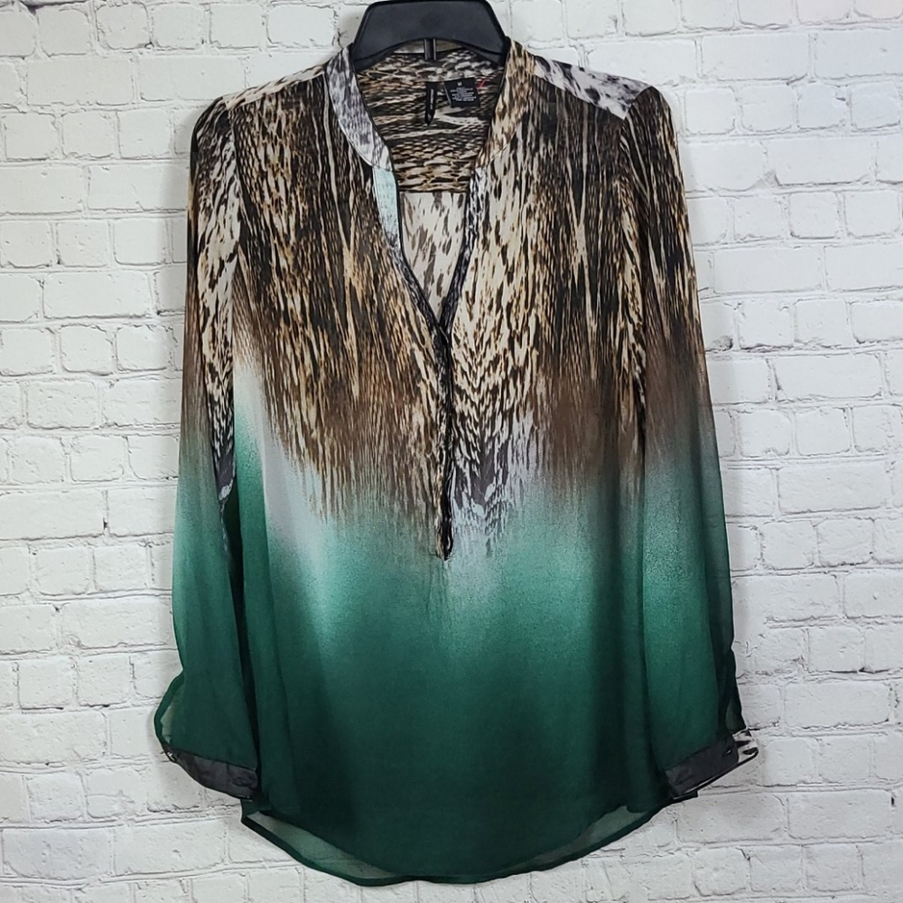 New Directions Sheer Green Ombre Olive GlowSkin Blouse Women's Medium Henley Top
